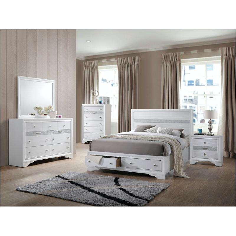 Bed / Dresser / Mirror / Nightstand