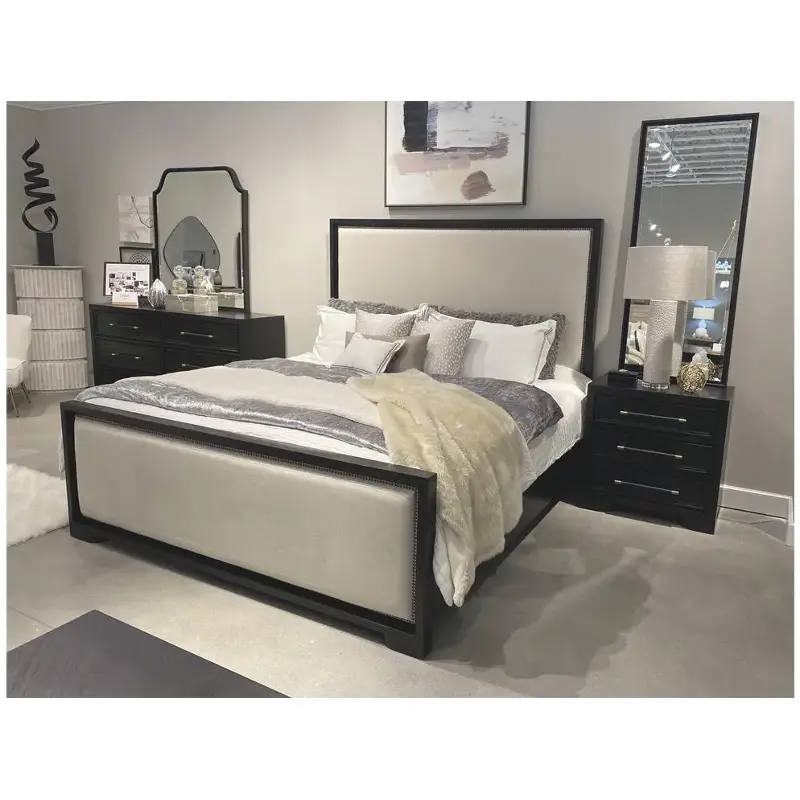 Bed / Dresser / Mirror / Nightstand