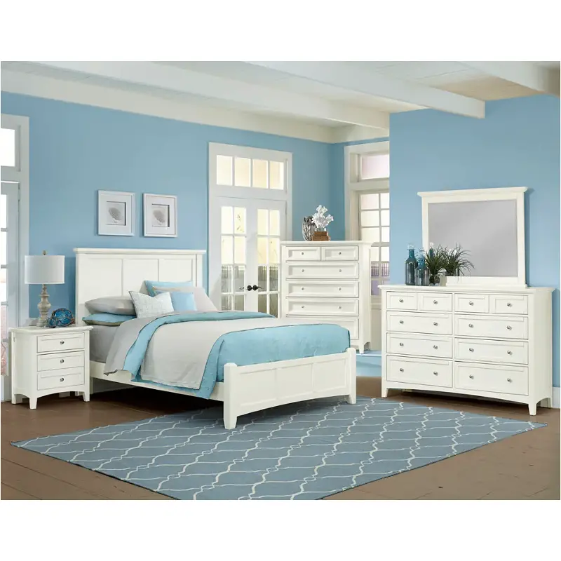 Bed / Dresser / Mirror / Nightstand