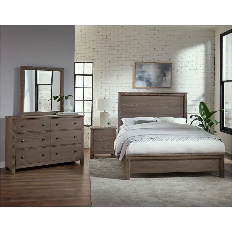 Bed / Dresser / Mirror / Nightstand