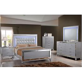 New Classic Furniture Valentino Silver