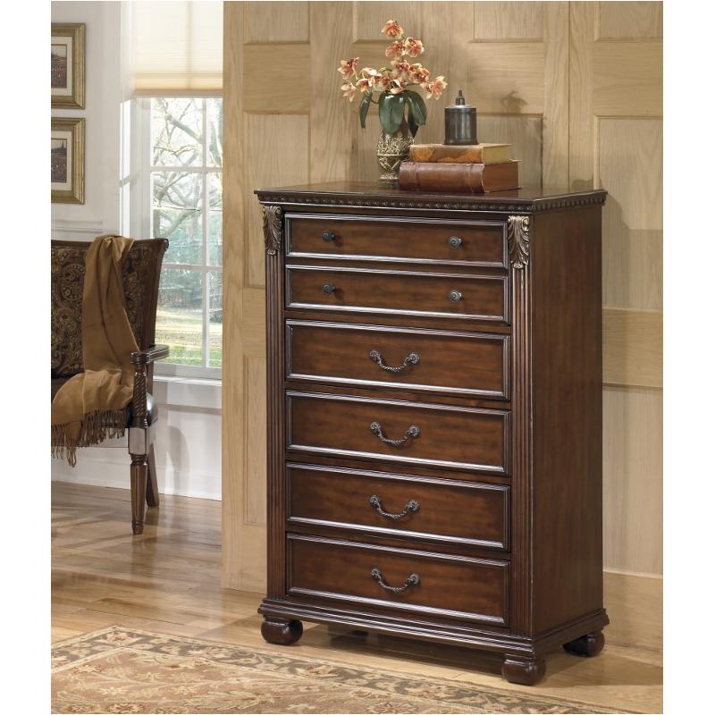 B526-46 Ashley Furniture Leahlyn - Reddish Brown Bedroom Furniture Chest