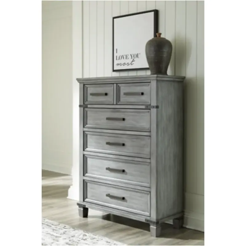 B772-46 Ashley Furniture Russelyn Bedroom Furniture Chest